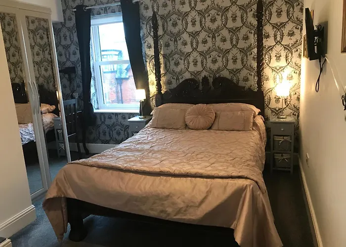 Norman Guest House With Free Parking
